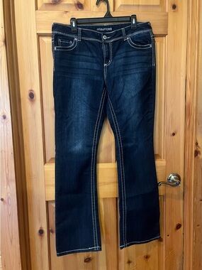 Maurices “Straight” Jeans with White Contrast Stitching 11/12